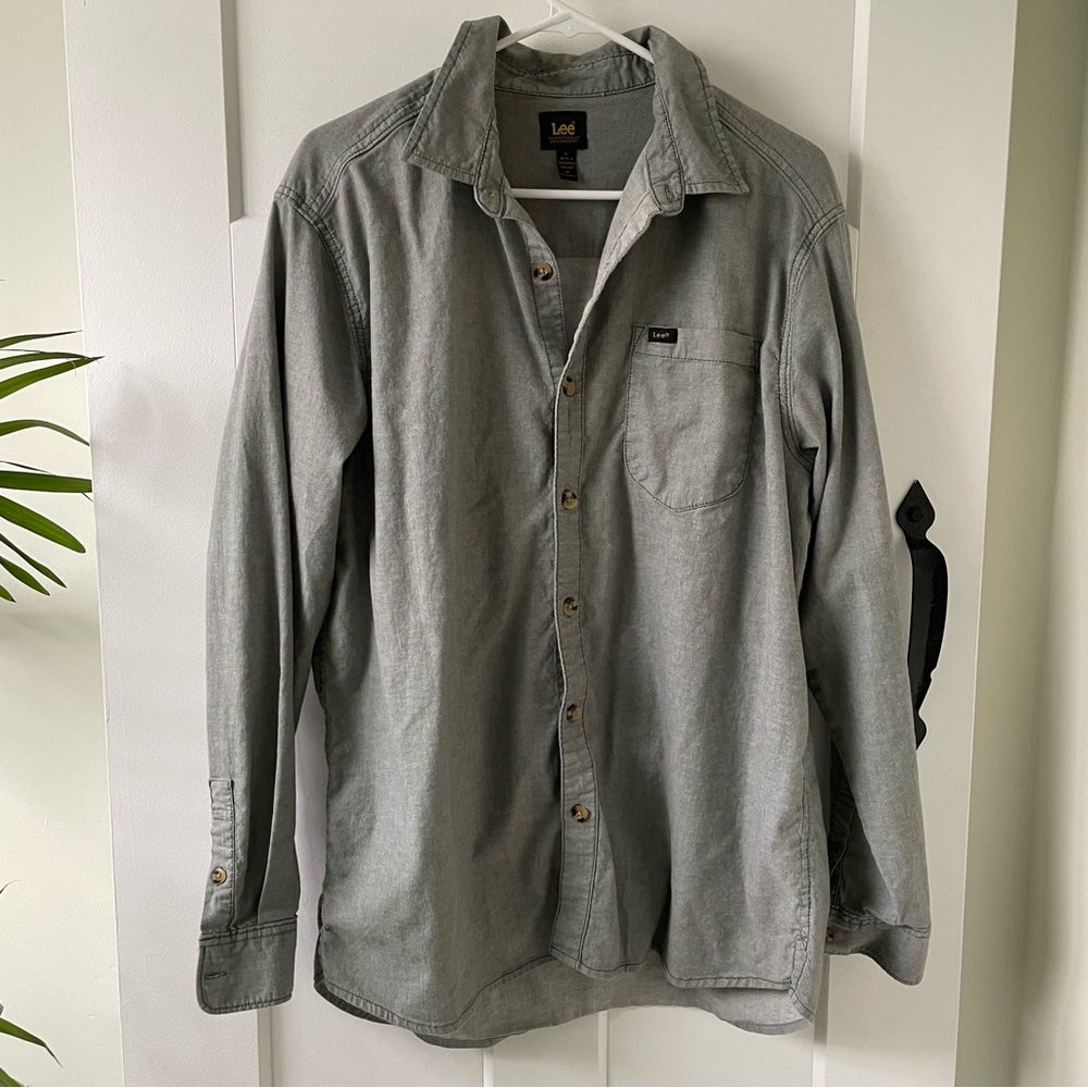 Lee Men's Green Shirt